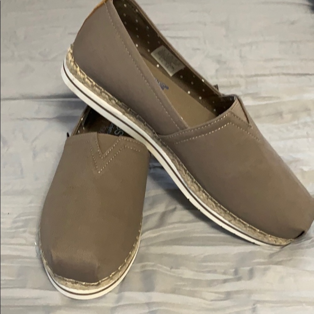 Sketchers/Bobs size 8  slip ons NWOT